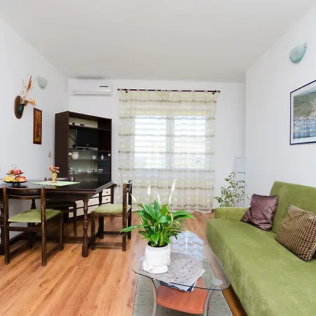 Apartment Miljenko Punat